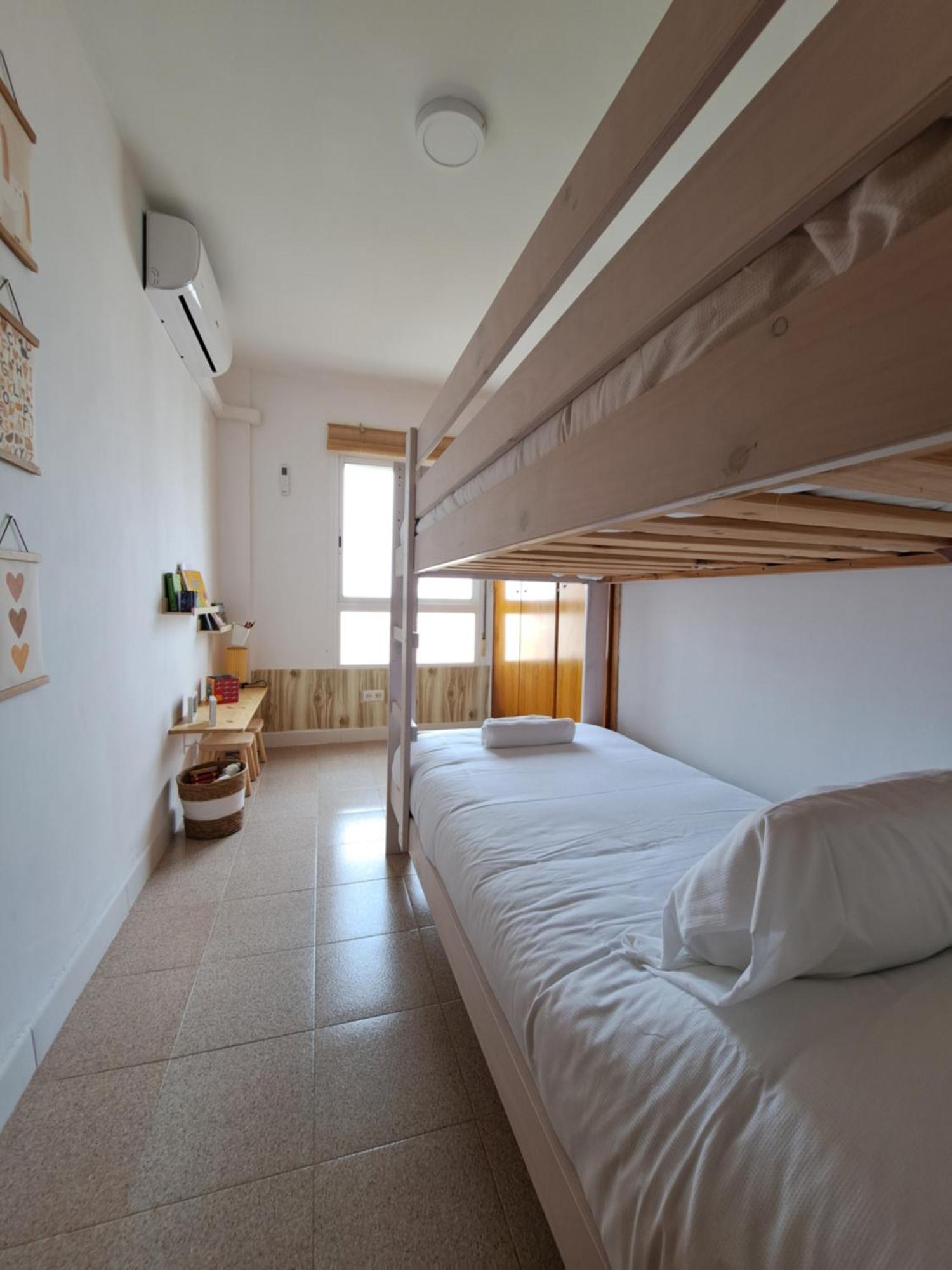 Atico Primera Linea De Playa Con Vistas Al Mar-climatizado-wifi-parking *
